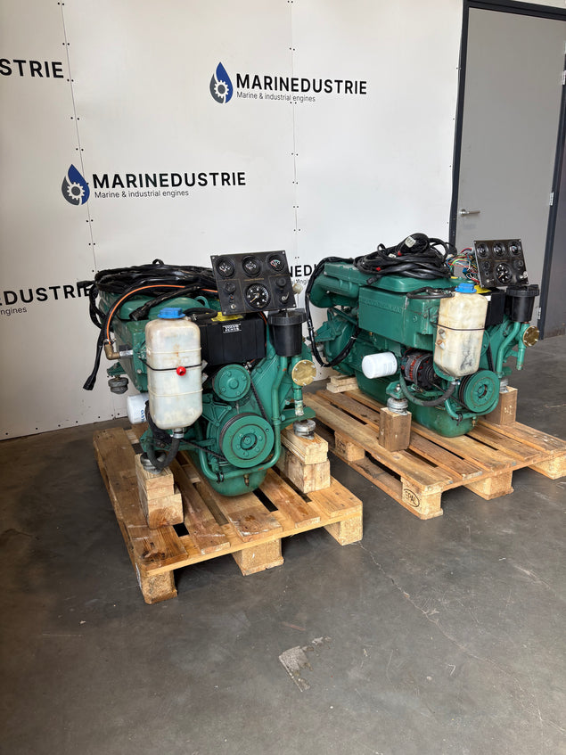 Volvo Penta MD40A 85PS Schiffsmotor (2x)