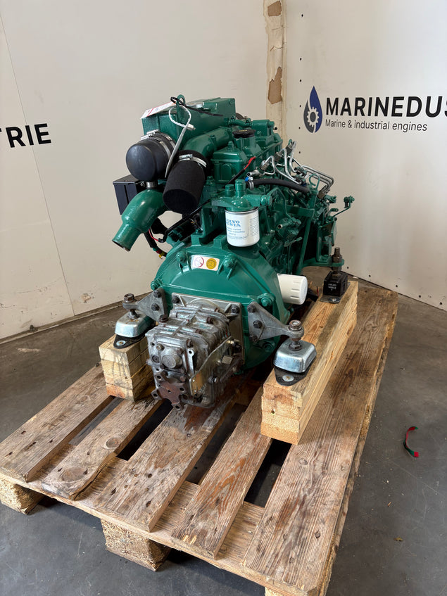 Volvo Penta MD2040 Schiffsmotor mit Wendegetriebe und Armaturenbrett
